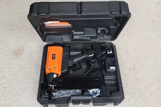 KMR Cordless Fencing Stapler - WZK/40-G644E