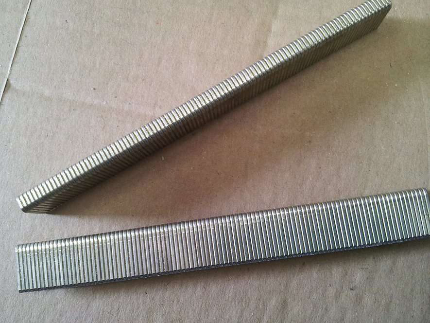 Omer 90 Series Stainless Steel Staples, 25mm & 35mm lengths