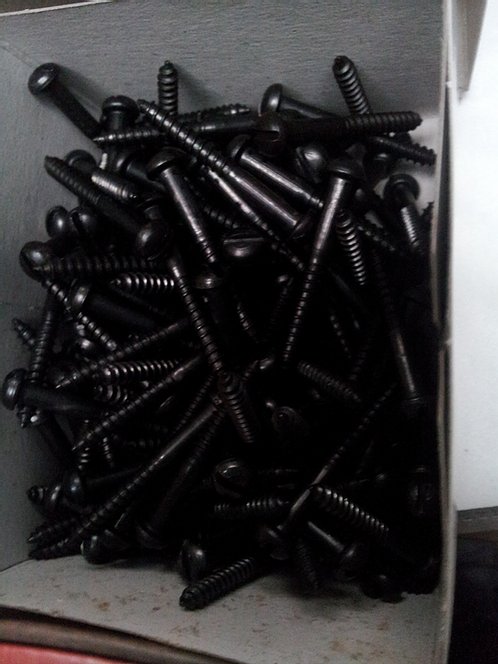 Black Japanned Round Head Slot Woodscrews