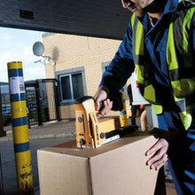 Load image into Gallery viewer, DS-3522-E Pneumatic Carton Stapler

